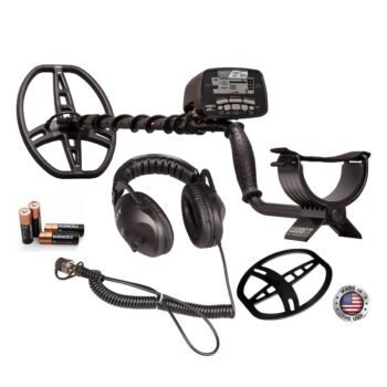 Kit del detector Garrett AT Pro con auriculares MS-2, protector de bobina y baterías alcalinas.