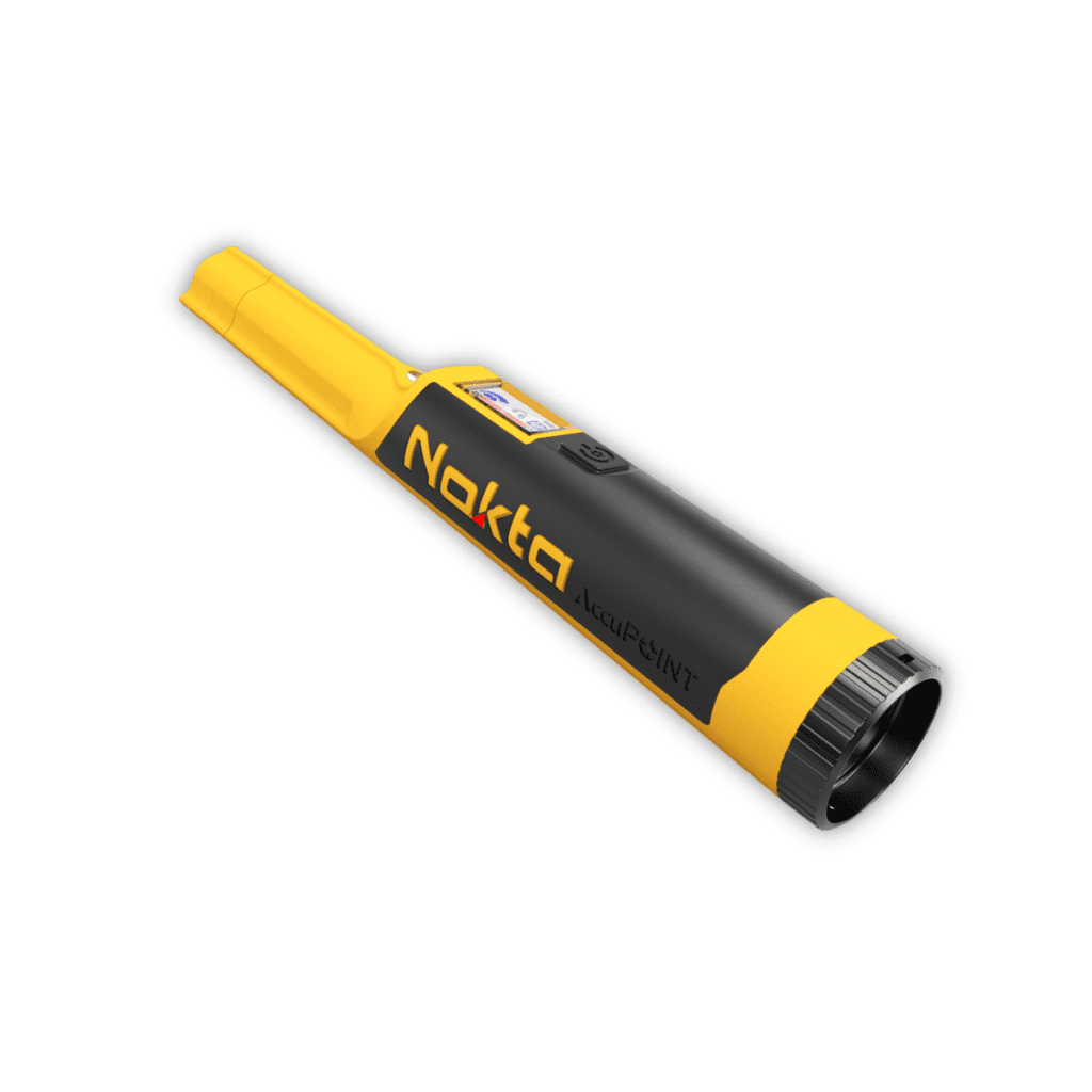 Pinpointer profesional Nokta AccuPOINT de alta visibilidad con protector de punta intercambiable.