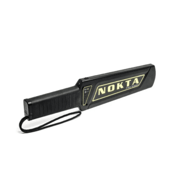 Escáner manual de seguridad Nokta Ultra Scanner con empuñadura estriada y luces de advertencia para control de accesos.