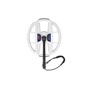Bobina ovalada blanca Minelab GPZ 19 Super-D con cable de conexión grueso de alta resistencia sobre un fondo blanco aislado.