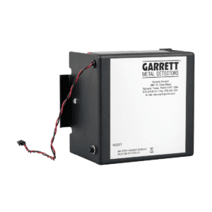 Garrett MZ6100 módulo de batería de litio con cable de conexión trenzado rojo y negro y botón de reinicio para sistema de seguridad.