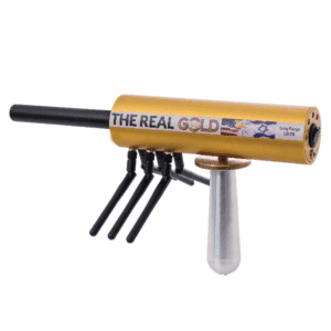 Detector de largo alcance AKS LR-TR V2 dorado con mango metálico y antenas sobre fondo blanco.