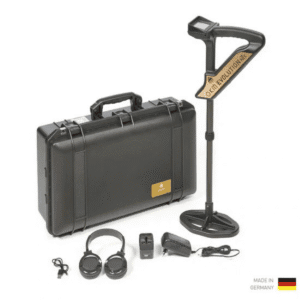 Dotación completa del escáner de suelo OKM Evolution NTX con maletín de transporte rígido negro, detector ensamblado, auriculares y cargador.